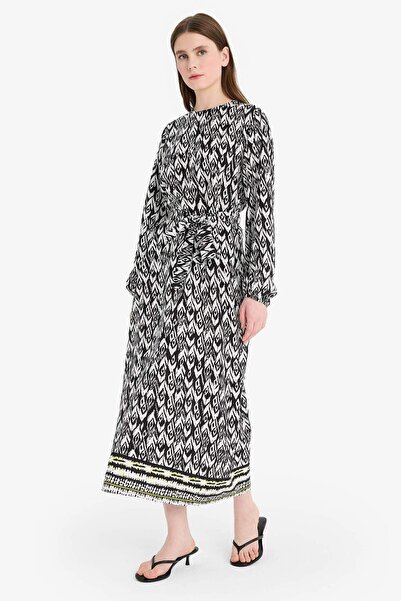 DeFacto Regular Fit Bisiklet Yaka Çiçek Desenli Kuşaklı Uzun Kollu Maxi Elbise D9835AX25SM