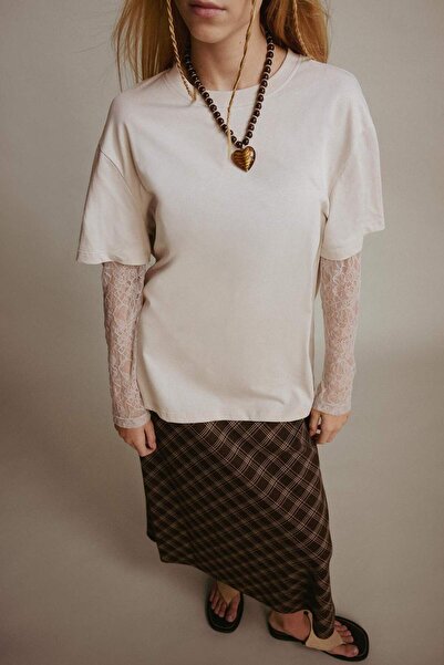 DeFacto Μπλουζάκι με μακρυμάνικο μπλουζάκι με λεπτομέρεια από δαντέλα με φαρδύ λαιμόκοψη E7605AX25AU