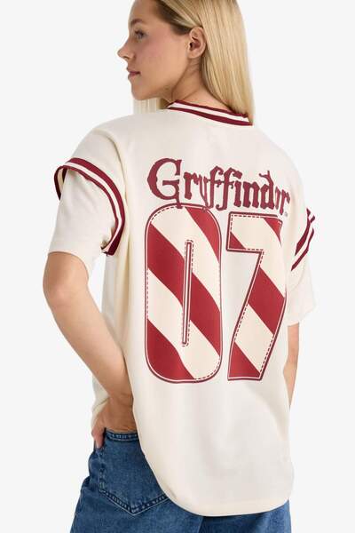 DeFacto Coool Harry Potter Oversize Wide Fit V-Neck Short Sleeve T-Shirt F9184Ax25Au