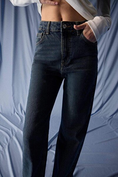 DeFacto 90's Wide Leg Yüksek Bel Düz Paça Uzun Jean Pantolon E9122AX25AU