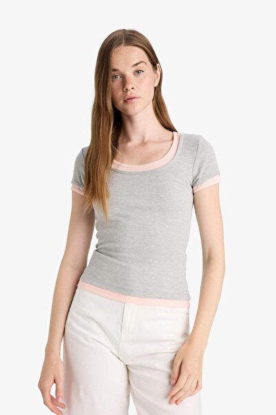 DeFacto Kurzarm-T-Shirt mit U-Ausschnitt und geripptem Camisole-Muster F8743AX25AU