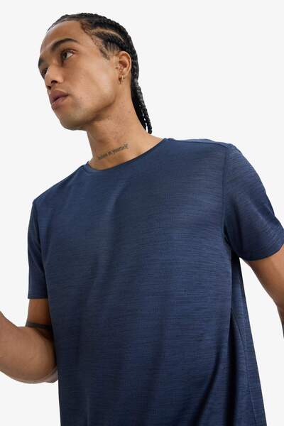 DeFacto DeFactoFit Slim Fit, eng anliegend, schnell trocknend, atmungsaktiv, dehnbarer Stoff, Rundhalsausschnitt, Sportler, kurze Ärmel