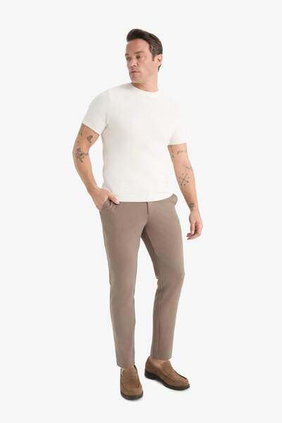 DeFacto Tailored Fit Düz Paça Her Yöne Esneyen Yumuşak Tuşe Cepli Pantolon C7508AX25AU
