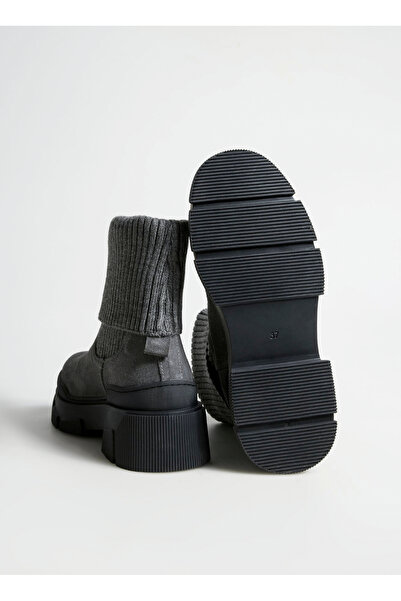 Fabrika Bot, 40, Antrasit