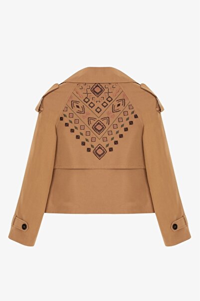 Quzu Embroidery Detailed Crop Trench Coat Jacket Beige