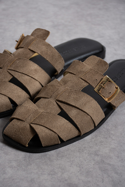 diya shoes Shay Yoshi Mink Women's Slippers with Belt Buckle Detail and Accessories