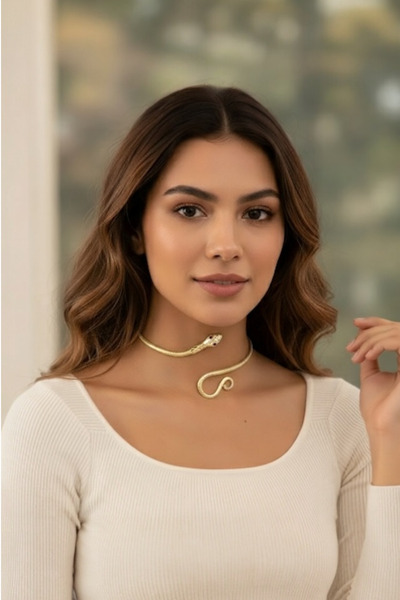 Sevilgülgünfinecrafts Short and Stylish Snake Necklace / Eye-Catching Choker Design Necklace
