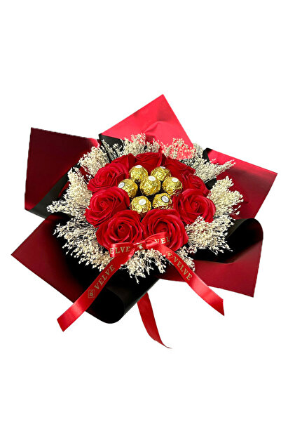velve Buchet cadou Delice "La Multi Ani!", 7 praline Ferrero, 9 trandafiri de sapun , rosu si negru