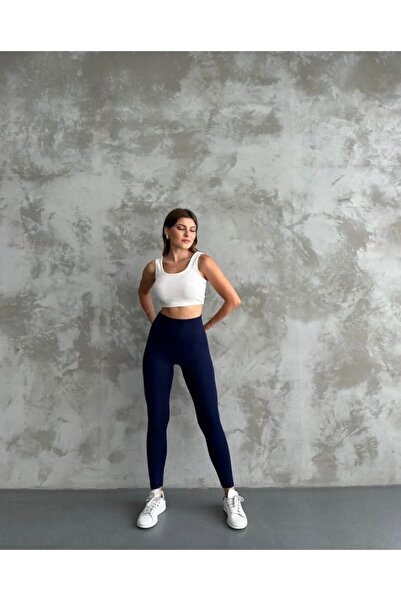 OYS جوارب طويلة باللون الأزرق الداكن من AKMetex