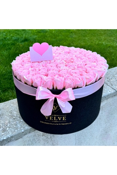 velve Aranjament floral 101 trandafiri de sapun, felicitare personalizata, Ro...