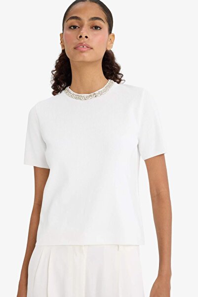 DeFacto Tricotaj cu mânecă scurtă din crep brodat cu decolteu rotund, cu potrivire normală, F7894AX25AU