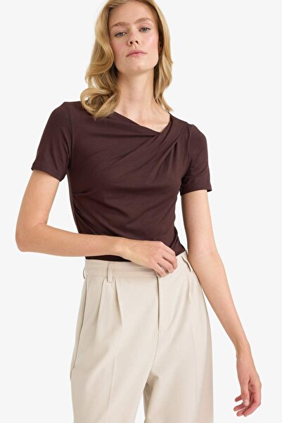 DeFacto Slim Fit Dar Kesim Kayık Yaka Kısa Kollu Bluz F8008AX25AU