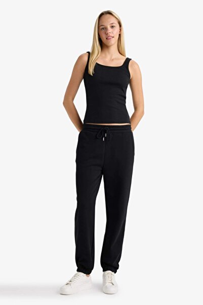 DeFacto Slim Fit Slim Fit Basic Plain Round Neck Ribbed Camisole Undershirt E5540Ax25Au