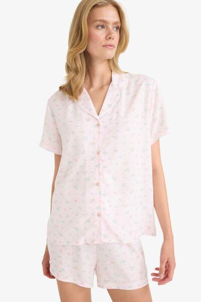DeFacto Regular Fit Pijama Takımı Kısa Kollu Viskon Üst Şort-Fall in Love F6986AX25AU
