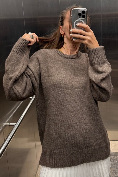 Noi Belis Mink Wide Fit Soft Textured Crew Neck Knitwear Sweater Aw25Kz0001