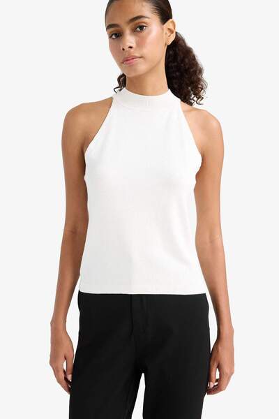 DeFacto Figurbetontes Trikot mit Neckholder-Ausschnitt F7282AX25AU