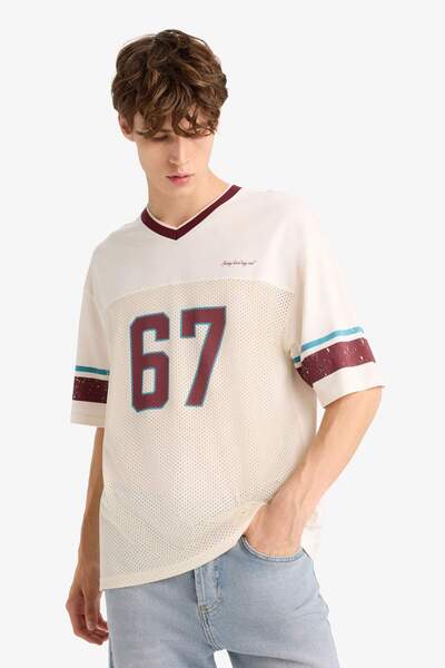 DeFacto Boxy Fit V Yaka Baskılı Kısa Kollu Tişört F8356AX25HS