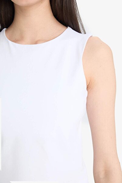 DeFacto Regular Fit Basic Einfarbiges Unterhemd mit Rundhalsausschnitt in Weiß F3534AX25SM