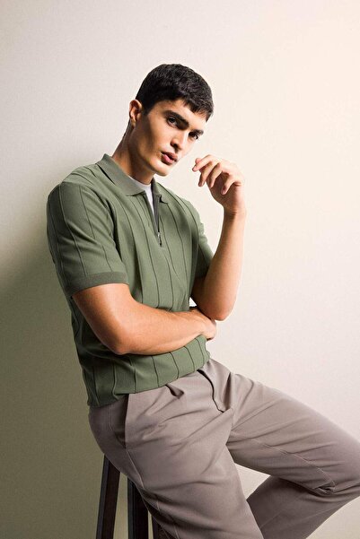 DeFacto Πλεκτό μπλουζάκι με κοντό μανίκι με φερμουάρ Polo Neck F1945AX25AU