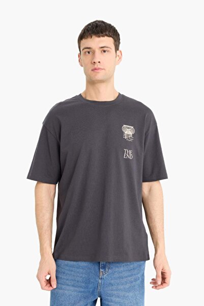 DeFacto %100 Pamuk Boxy Fit Rahat Kesim Bisiklet Yaka Sırt Baskılı Kısa Kollu Tişört F1092AX25AU