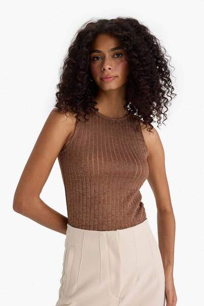 DeFacto Slim Fit Dar Kesim Bisiklet Yaka Simli Kumaş Atlet F5509AX25SM