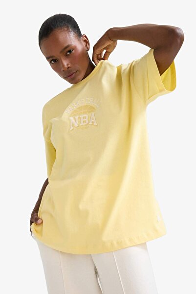 DeFacto Defactofit Nba Wordmark Oversize Wide Fit Crew Neck Short Sleeve T-Shirt E3844Ax25Sm