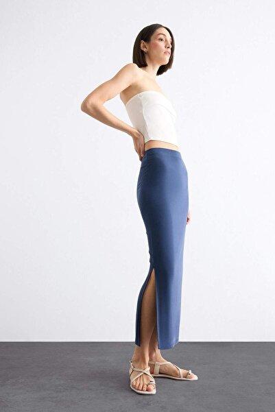DeFacto Slim Fit Dar Kesim Yırtmaçlı Midi Etek F8335AX25SM
