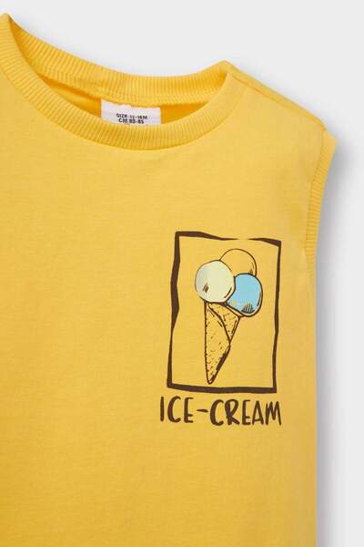 DeFacto 2-teiliges Set für Babys (Jungen), bedrucktes Unterhemd mit elastischem Bund und Shorts E2452A525SM