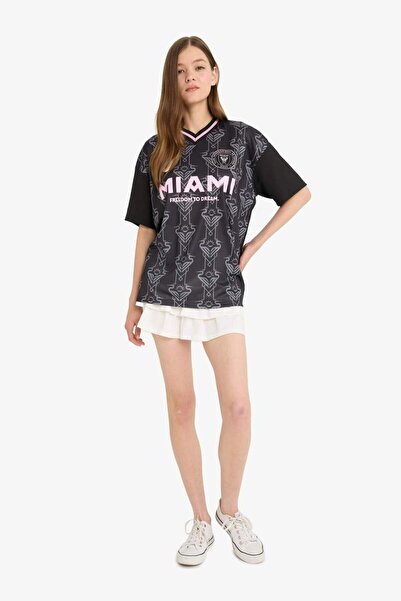 DeFacto Coool MLS Oversize Geniş Kalıp Sırt Baskılı Jakarlı Forma Kumaşı Kısa Kollu Tişört F2891AX25SM