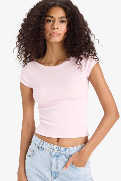 DeFacto Slim Fit, schmal geschnittenes, kurzärmliges T-Shirt mit U-Boot-Ausschnitt und geripptem Camisole F5015AX25SM