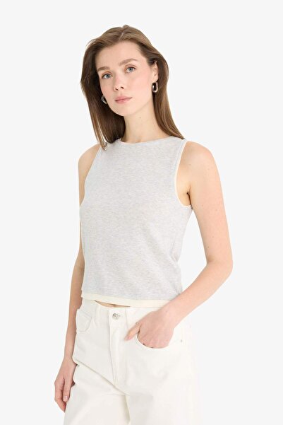 DeFacto Slim Fit Dar Kesim Bisiklet Yaka Basic Düz Ribana Atlet F5581AX25SM