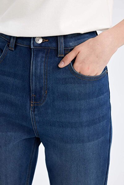 DeFacto Lina Comfort Mom Yüksek Bel Bilek Boy Jean Yıkamalı Pantolon C9611AX24WN