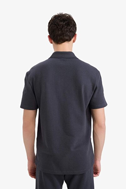 DeFacto Regular Fit Polo-Kragen Kurzarm Strukturiertes T-Shirt E4027AX25SP