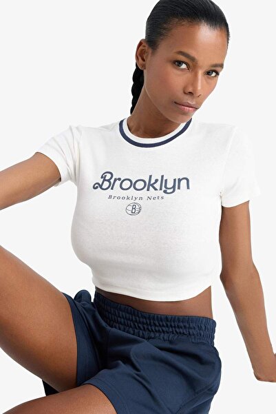 DeFacto DeFactoFit NBA New York Knicks Slim Fit Crop μπλουζάκι με κοντό μανίκι με ριμπάκι E3612A