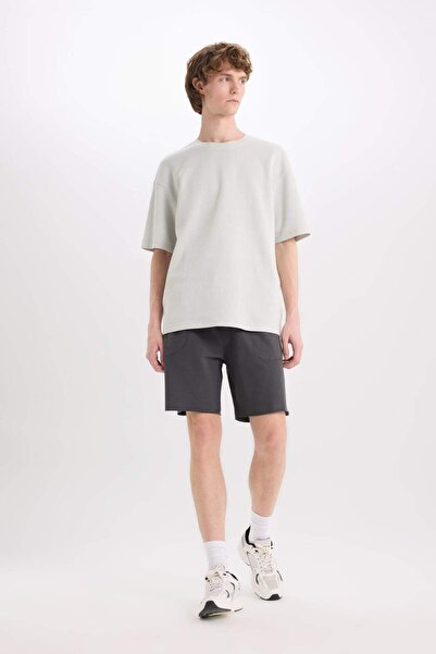 DeFacto %100 Pamuk Slim Fit Dar Kesim Dar Paça Cepli Basic Düz Şort B8673AX25SM