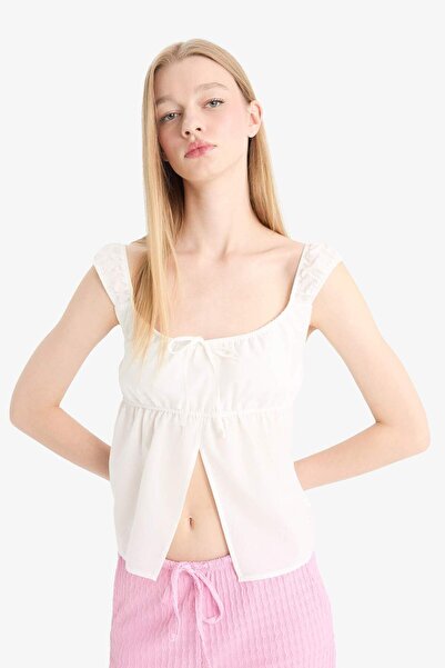DeFacto Coool Fitted U Yaka Yırtmaçlı Poplin Kalın Askılı Bluz F2321AX25SM