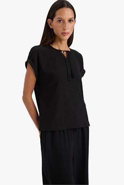 DeFacto Lace-Up Neckline Wrinkled Short Sleeve Black T-Shirt F2767Ax25Sm