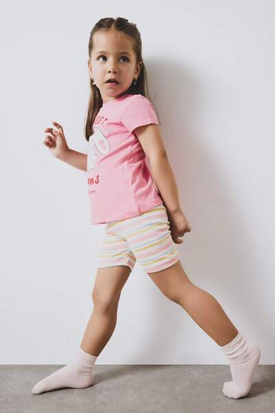 DeFacto Kız Bebek Pijama Takımı Baskılı Kısa Kollu Fitilli Kaşkorse Üst Beli Lastikli Çizgili Şort E4646A525