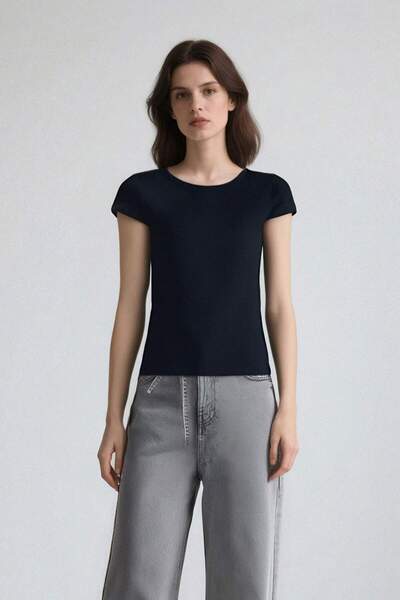 DeFacto Coool Fitted Basic Прямий трикотажний футболка з короткими рукавами F4609AXNS