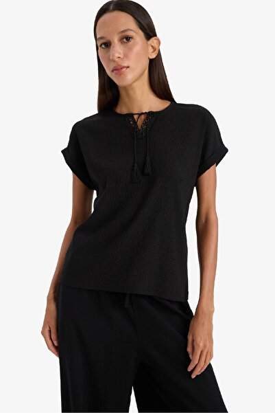DeFacto Lace-Up Neckline Wrinkled Short Sleeve Black T-Shirt F2767Ax25Sm