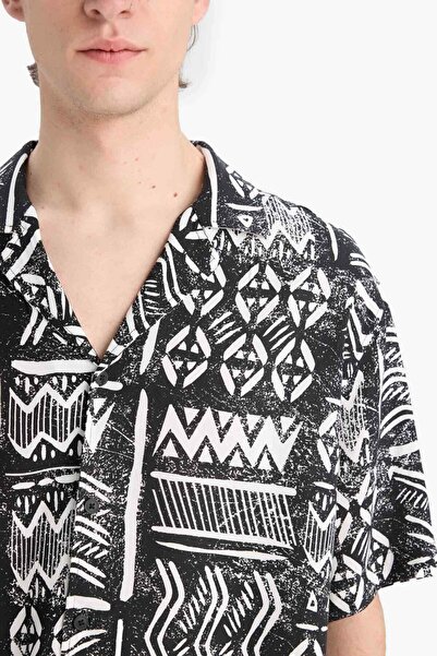 DeFacto Regular Fit Apaş Yaka Desenli Yazlık Kısa Kollu Gömlek E2314AX25SM