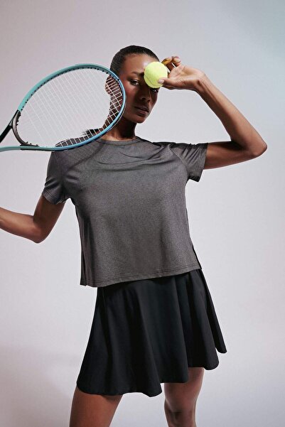 DeFacto Спортна тениска с къс ръкав и кръгло деколте DeFactoFit E2540AX25SM