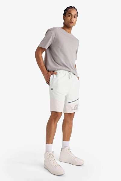 DeFacto DeFactoFit NBA Los Angeles Lakers Standart Fit Kısa Paça Şort E3023AX25SM