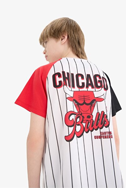 DeFacto Ανδρικό μπλουζάκι NBA Chicago Bulls με λαιμόκοψη V με κοντό μανίκι E4834A825SM
