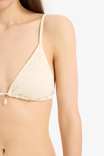 DeFacto Regular Fit Nakışlı Brode Üçgen Bikini Üstü-Fall in Love B6894AX25SM