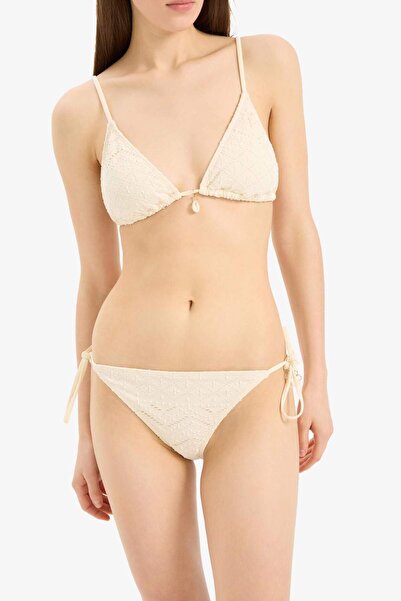 DeFacto Regular Fit Nakışlı Brode Bikini Altı-Fall in Love B6895AX25SM