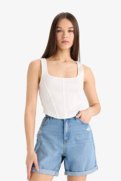 DeFacto Boyfriend Yüksek Bel Cepli Katlamalı Paça Yırtık Detaylı Jean Şort E0933AX25SM