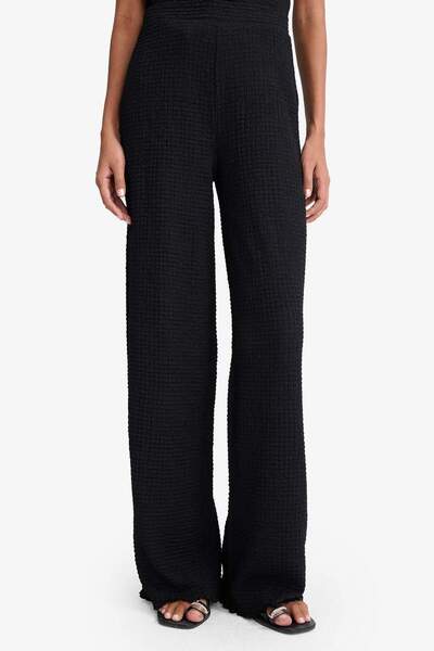 DeFacto Wide Leg Geniş Paça Beli Lastikli Basic Düz Bürümcük Pantolon D3570AX25SP