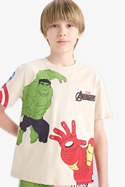 DeFacto Erkek Çocuk Marvel Avengers 2li Takım Kısa Kollu Tişört Şort E0346A825SM