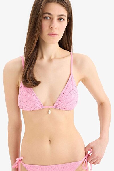 DeFacto Regular Fit Nakışlı Brode Üçgen Bikini Üstü-Fall in Love B6894AX25SM